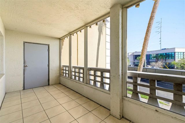 8950 PARK BOULEVARD 201, Seminole, FL 33777