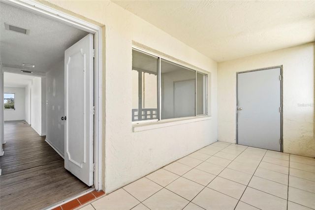 8950 PARK BOULEVARD 201, Seminole, FL 33777