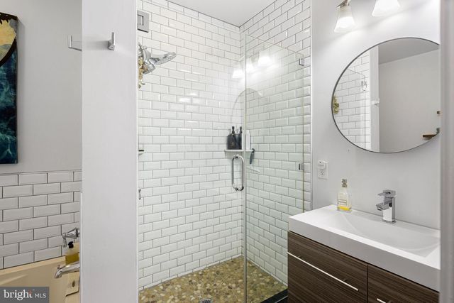 3865 MANAYUNK AVE, Philadelphia, PA 19128