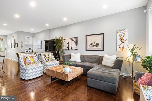 3865 MANAYUNK AVE, Philadelphia, PA 19128
