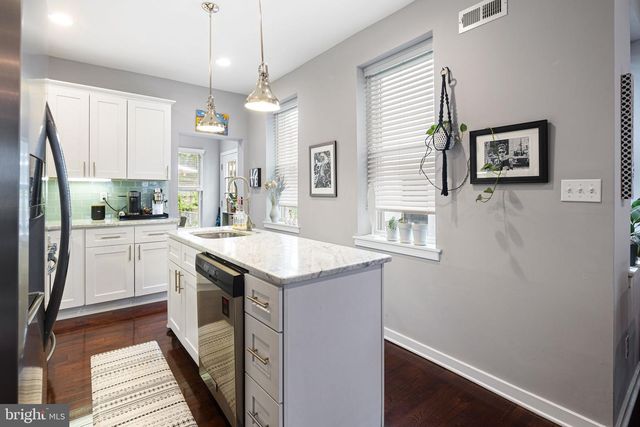3865 MANAYUNK AVE, Philadelphia, PA 19128