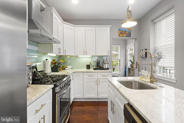 3865 MANAYUNK AVE, Philadelphia, PA 19128