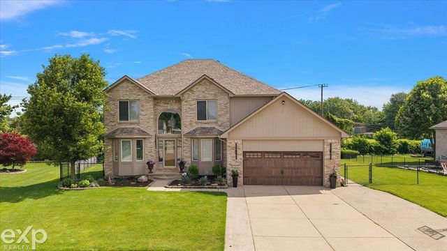 47645 Burlingame Drive, Chesterfield Twp, MI 48047
