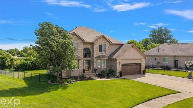 47645 Burlingame Drive, Chesterfield Twp, MI 48047