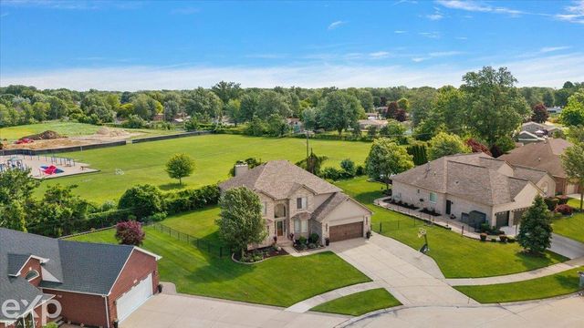 47645 Burlingame Drive, Chesterfield Twp, MI 48047