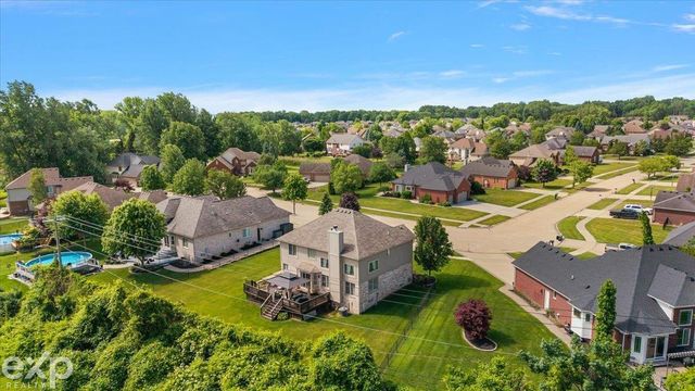 47645 Burlingame Drive, Chesterfield Twp, MI 48047