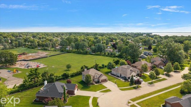 47645 Burlingame Drive, Chesterfield Twp, MI 48047