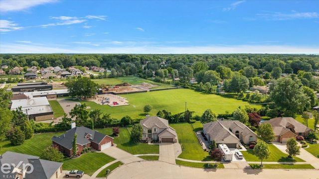 47645 Burlingame Drive, Chesterfield Twp, MI 48047