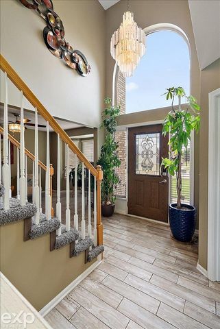 47645 Burlingame Drive, Chesterfield Twp, MI 48047