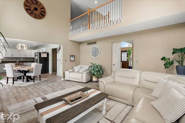 47645 Burlingame Drive, Chesterfield Twp, MI 48047