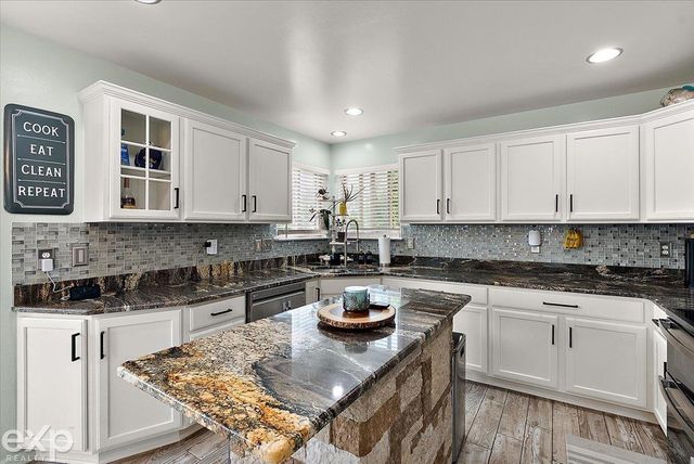 47645 Burlingame Drive, Chesterfield Twp, MI 48047