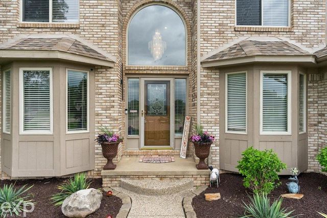 47645 Burlingame Drive, Chesterfield Twp, MI 48047