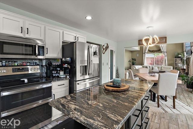 47645 Burlingame Drive, Chesterfield Twp, MI 48047