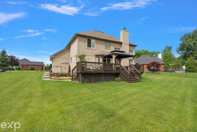 47645 Burlingame Drive, Chesterfield Twp, MI 48047