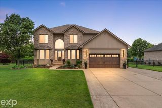 47645 Burlingame Drive, Chesterfield Twp, MI 48047