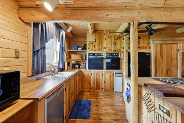 3276 Mundys Landing Road, Versailles, KY 40383
