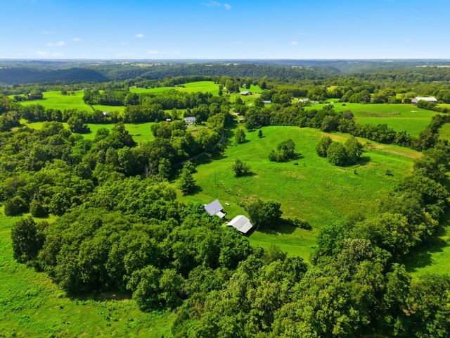 3276 Mundys Landing Road, Versailles, KY 40383
