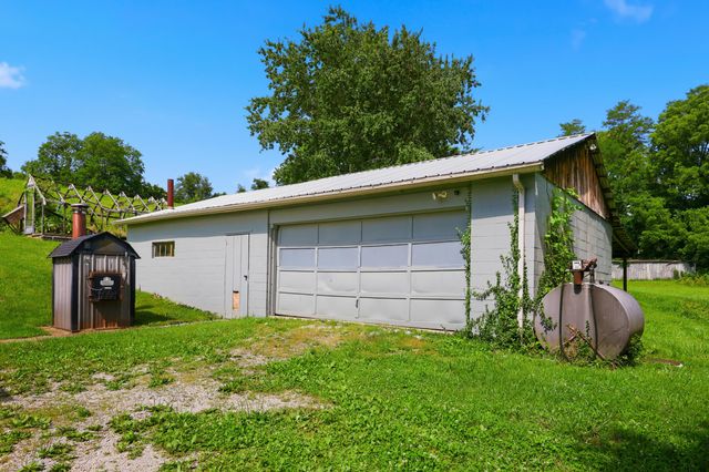 3276 Mundys Landing Road, Versailles, KY 40383