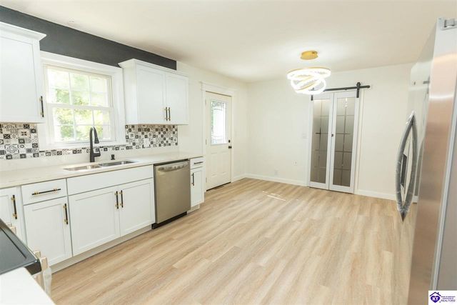 363 S Deepwood Drive, Radcliff, KY 40160