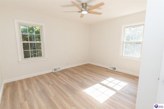 363 S Deepwood Drive, Radcliff, KY 40160
