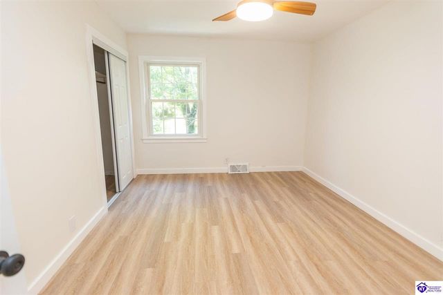 363 S Deepwood Drive, Radcliff, KY 40160