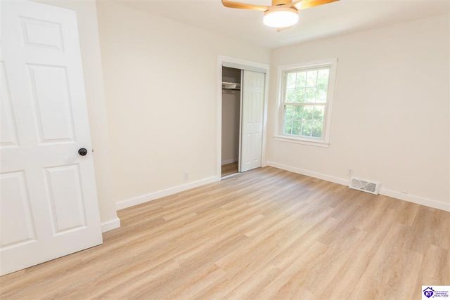 363 S Deepwood Drive, Radcliff, KY 40160