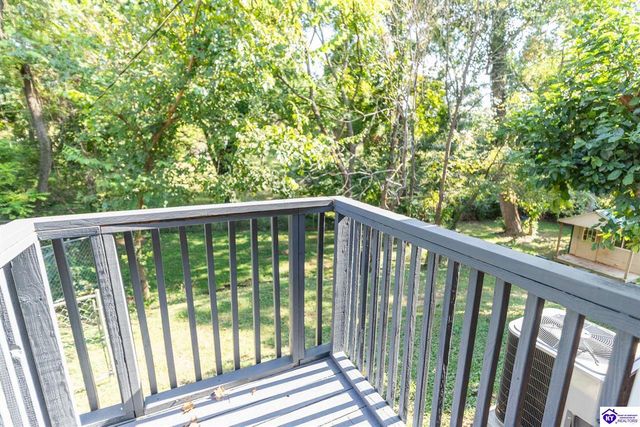 363 S Deepwood Drive, Radcliff, KY 40160