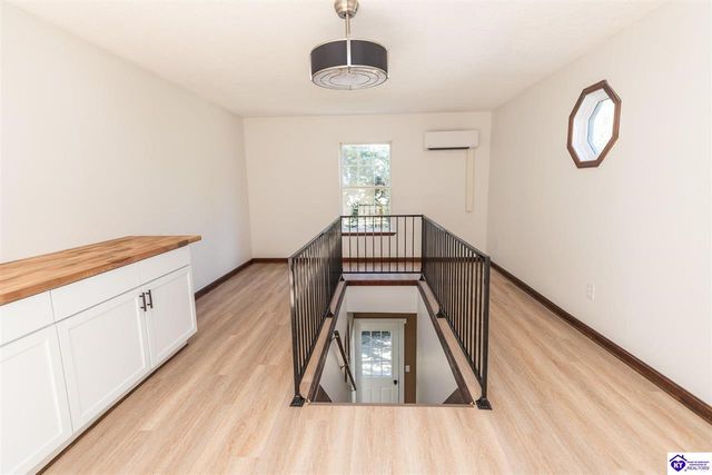 363 S Deepwood Drive, Radcliff, KY 40160