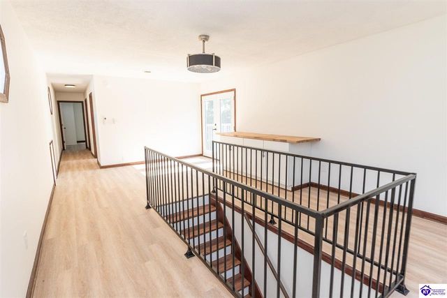363 S Deepwood Drive, Radcliff, KY 40160