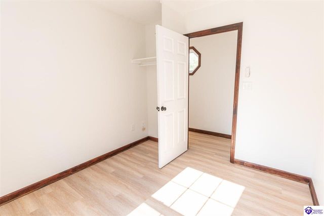 363 S Deepwood Drive, Radcliff, KY 40160
