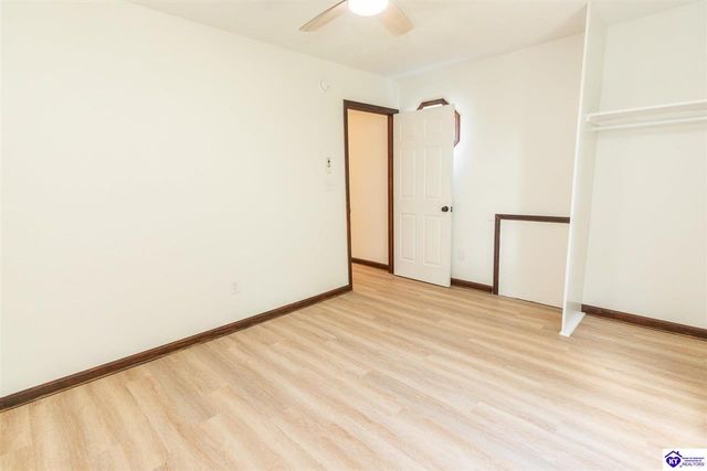 363 S Deepwood Drive, Radcliff, KY 40160