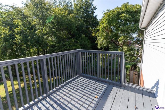 363 S Deepwood Drive, Radcliff, KY 40160