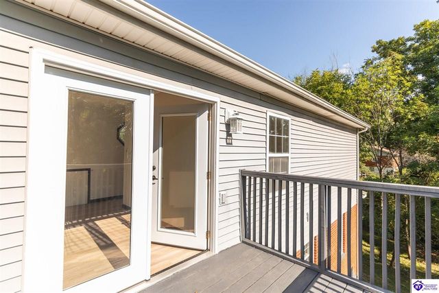 363 S Deepwood Drive, Radcliff, KY 40160