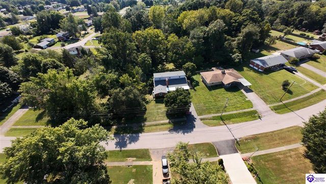 363 S Deepwood Drive, Radcliff, KY 40160
