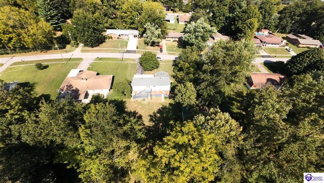 363 S Deepwood Drive, Radcliff, KY 40160