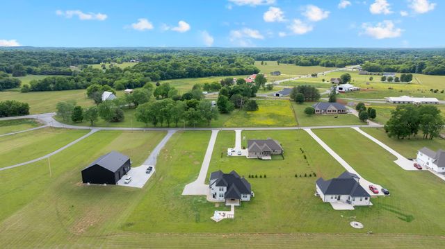 832 Longview Rd, Shelbyville, TN 37160