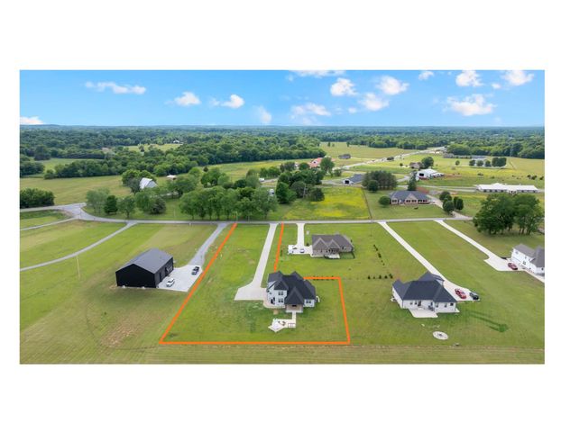 832 Longview Rd, Shelbyville, TN 37160