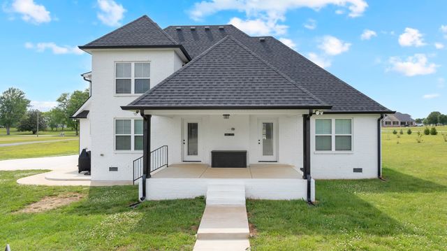 832 Longview Rd, Shelbyville, TN 37160