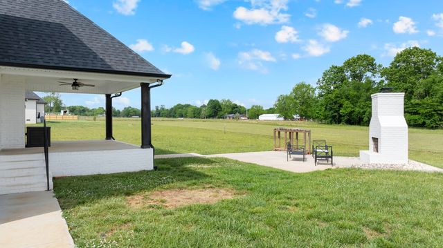 832 Longview Rd, Shelbyville, TN 37160