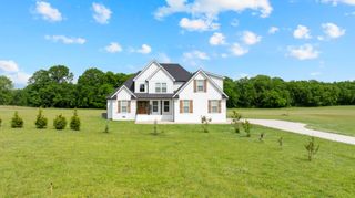 832 Longview Rd, Shelbyville, TN 37160