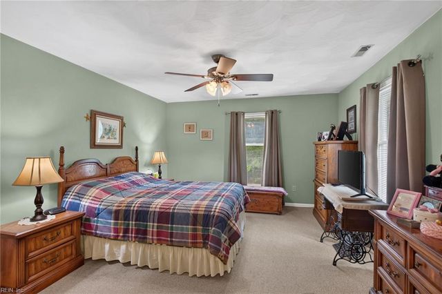 1647 Buckhorn DR, Suffolk, VA 23434