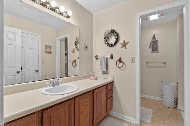 1647 Buckhorn DR, Suffolk, VA 23434