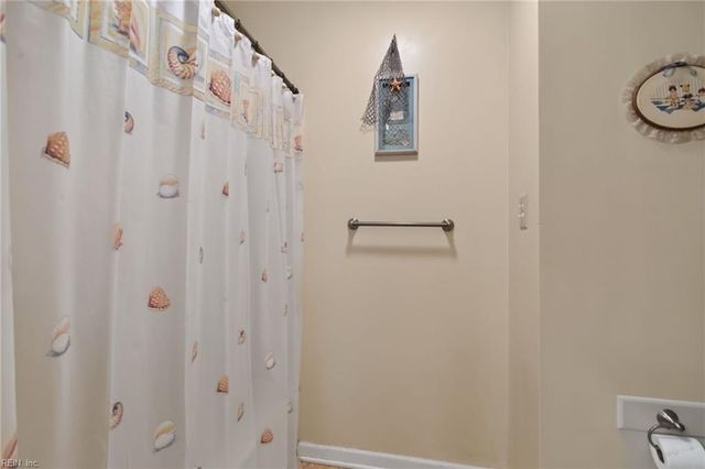1647 Buckhorn DR, Suffolk, VA 23434