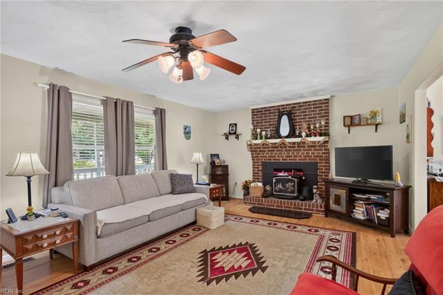 1647 Buckhorn DR, Suffolk, VA 23434