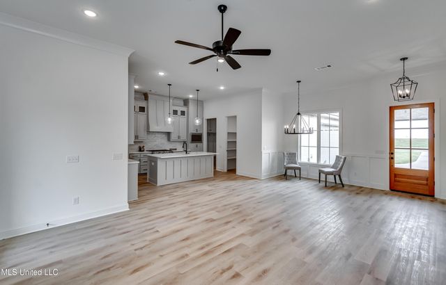 121 Ashby Ridge Drive, Canton, MS 39046
