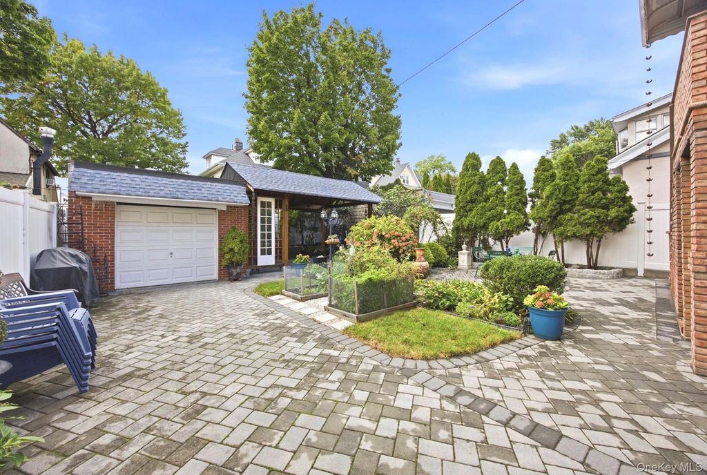 40-36 167th Street, Flushing, NY 11358 — photo 3