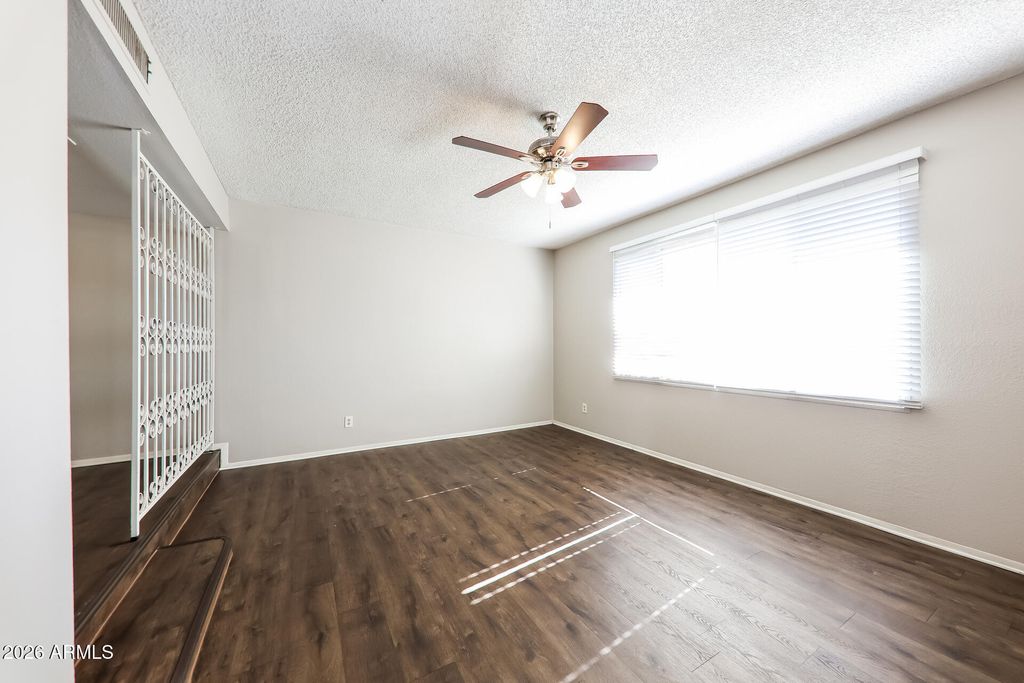 15412 N 55TH Drive, Glendale, AZ 85306 — photo 2