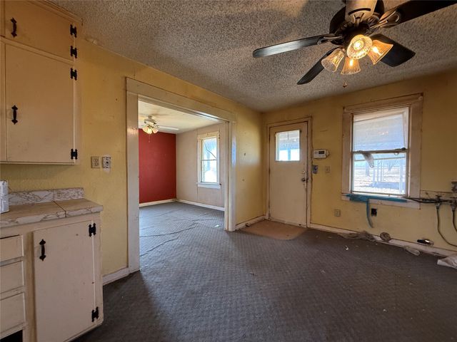 1112 County Road Y, Plainview, TX 79072