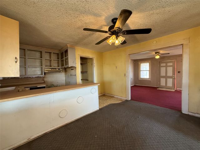 1112 County Road Y, Plainview, TX 79072