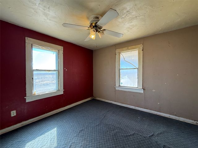 1112 County Road Y, Plainview, TX 79072